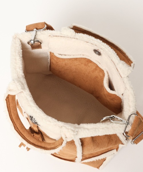 Minnetonka（ミネトンカ）の「【MINNETONKA(ミネトンカ)】別注ショルダートート（ショルダーバッグ・レディース・チャコール/キャメル・FREE）」の6枚目の写真