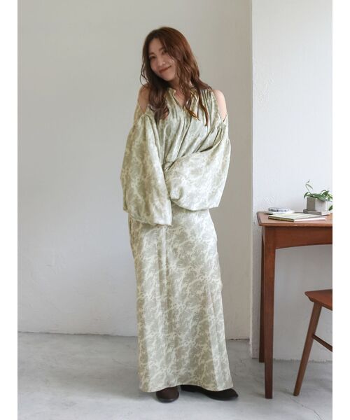 Ungrid（アングリッド）の「フラワープリントショートブラウス（シャツ/ブラウス・レディース・アイボリー/ブラック・FREE）」の12枚目の写真