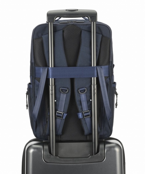 ace.(エース)の「エースジーン リュックサック デュラムーヴ A4サイズ収納可能 15.6inchPC収納 22L 930g 68139(バックパック/リュック・メンズ・ブラック/ネイビー・FREE)」の13枚目の写真