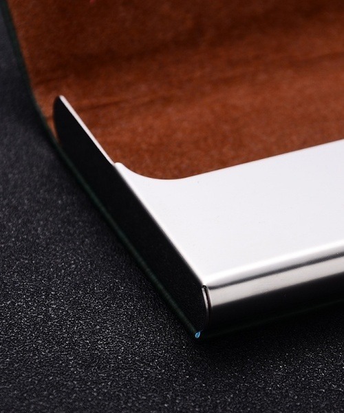 Fun & Daily（ファンアンドデイリー）の「F&D : 木目柄ステンレス名刺入れ（名刺入れ・メンズ・ネイビー/グリーン/ブラック・FREE）」の4枚目の写真