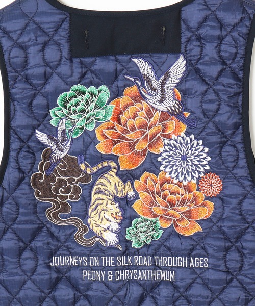 チャイハネ（チャイハネ）の「【チャイハネ】イキライド キルティングベスト（ベスト・レディース・キャメル/ネイビー・FREE）」の4枚目の写真