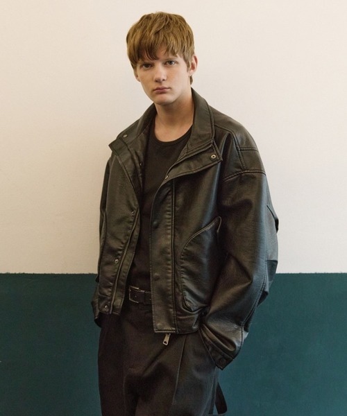 V2（ブイツー）の「V2／8248 レザーJP（ライダースジャケット・メンズ・ブラック・MEDIUM/LARGE）」の2枚目の写真