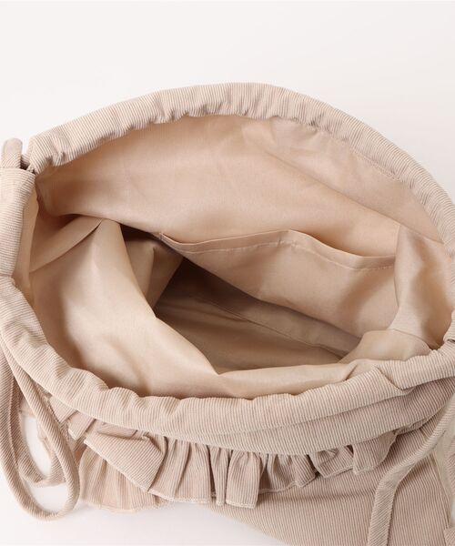 VIBGYOR（ヴィブジョー）の「Liaa/コーデュロイ フリル ナップサック リュック A18700（バックパック/リュック・レディース・ベージュ/ブラウン/カーキ・FREE）」の8枚目の写真