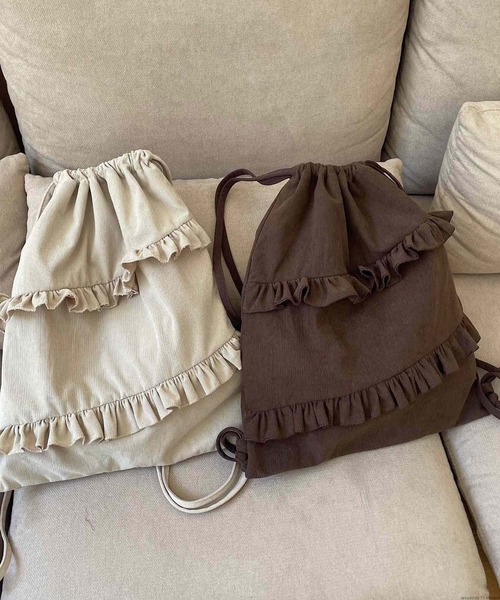 VIBGYOR（ヴィブジョー）の「Liaa/コーデュロイ フリル ナップサック リュック A18700（バックパック/リュック・レディース・ベージュ/ブラウン/カーキ・FREE）」の5枚目の写真