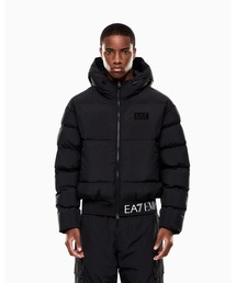 EMPORIO ARMANI EA7（エンポリオアルマーニイーエーセブン）の「<オンライン限定>【エンポリオ アルマーニ EA7】フード付きパデッドジャケット テクニカルファブリック ロゴ（ダウンジャケット/コート）」