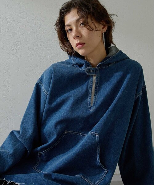 Whim Gazette（ウィムガゼット）の「デニムフーディー（シャツ