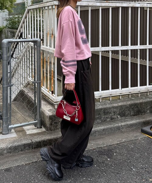 CIAOPANIC(チャオパニック)の「裾ドロストナンバリングショートスウェット(Tシャツ/カットソー・レディース・オフホワイト/ピンク/グレー・ONE SIZE)」の4枚目の写真