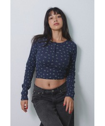 ALEXIA STAM | Henley Neck Floral Long Sleeve Tee /フラワーヘンリーネックTシャツ(Tシャツ/カットソー)
