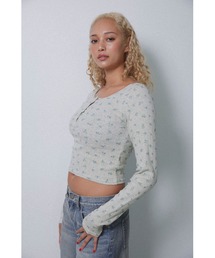 ALEXIA STAM | Henley Neck Floral Long Sleeve Tee /フラワーヘンリーネックTシャツ(Tシャツ/カットソー)