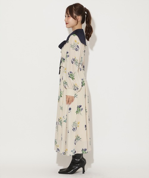 AND COUTURE(アンドクチュール)の「ドローイングフラワー配色襟長袖ワンピース(ワンピース・レディース・ブラック系その他/ベージュ系その他/グリーン系その他・FREE)」の10枚目の写真