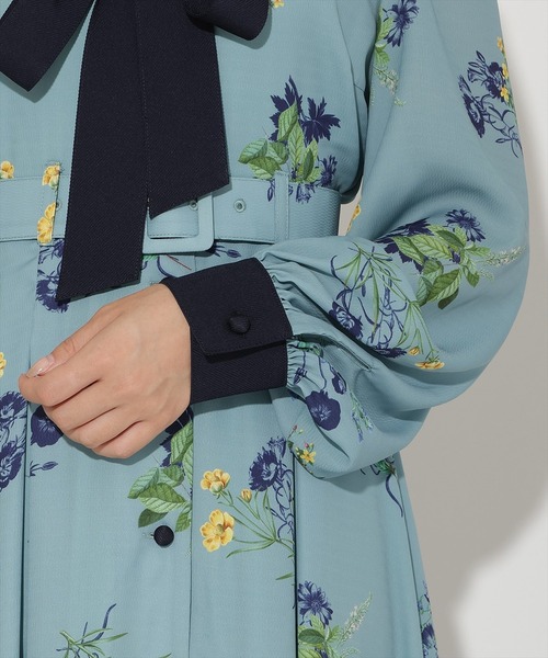 AND COUTURE(アンドクチュール)の「ドローイングフラワー配色襟長袖ワンピース(ワンピース・レディース・ブラック系その他/ベージュ系その他/グリーン系その他・FREE)」の18枚目の写真