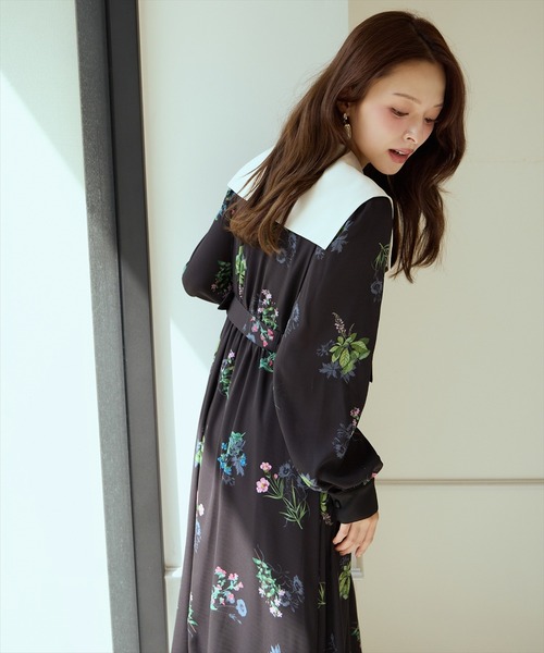 AND COUTURE(アンドクチュール)の「ドローイングフラワー配色襟長袖ワンピース(ワンピース・レディース・ブラック系その他/ベージュ系その他/グリーン系その他・FREE)」の6枚目の写真
