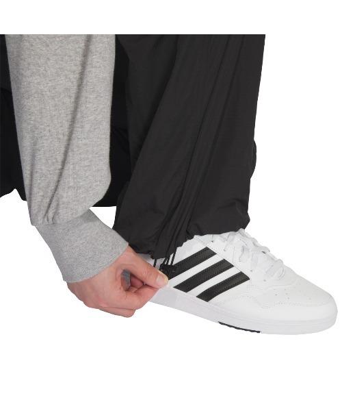 adidas(アディダス)の「【別注】アディダス adidas オーバーサイズフィット ウーブン フル レングス パラシュート パンツ ア 限定コラボ(その他パンツ・メンズ・ブラック/チャコールグレー/オリーブ・S/3L/LL/L/M)」の6枚目の写真