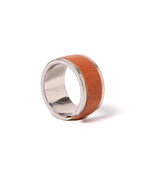 hobo(ホーボー)の「【hobo / ホーボー】BRASS RING with HORSE LEATHER(リング・メンズ・キャメル/ブラック・S/M)」の5枚目の写真