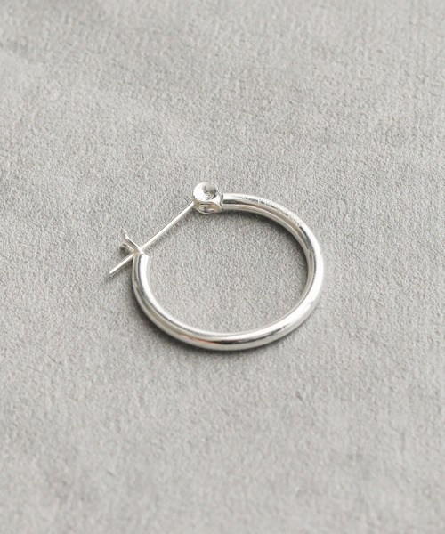 Pledge(プレッジ)の「【RES】【Pledge】Silver 925 Hoop Earrings(ソロ)(ピアス(片耳用)・メンズ・シルバー・FREE)」の3枚目の写真