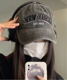 Lilamusant（リラミュゾン）の「【RES】【Lilamusant(リラミュゾン)】ヴィンテージライクフロントロゴ刺繍キャップ ウォッシュ加工 ダメージ加工 カレッジロゴ グランジ Y2K 韓国ストリート（キャップ）」