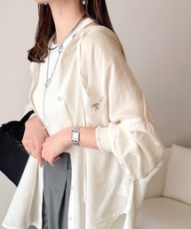 classicalelf（クラシカルエルフ）の「【接触冷感機能付き】冷感&シアー素材で涼しく彩る。胸刺繍フード付きシアーシャツ(長袖)（シャツ/ブラウス）」