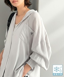 classicalelf（クラシカルエルフ）の「【接触冷感機能付き】冷感&シアー素材で涼しく彩る。胸刺繍フード付きシアーシャツ(長袖)（シャツ/ブラウス）」