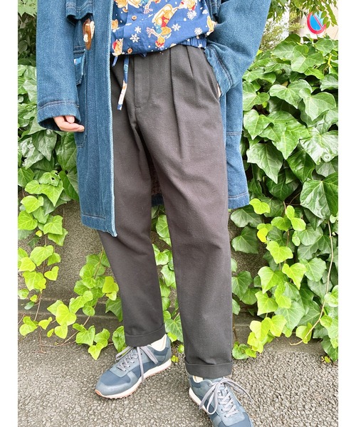 タックパンツ