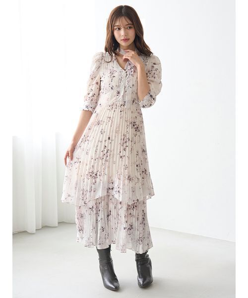 SNIDEL（スナイデル）の「Sustainableプリーツプリントワンピース（ワンピース・レディース・グレー/アイボリー/ライトグレー・1/0）」の15枚目の写真