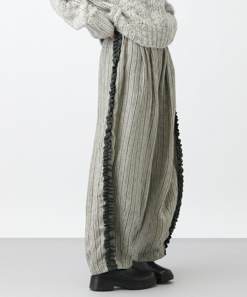 studio CLIP（スタディオクリップ）の「《natural by clip》リネンツイルサイドフリルパンツ[プチサイズあり]（その他パンツ・レディース・オフホワイト/ブラック/ストライプ・FREE/PF）」の3枚目の写真