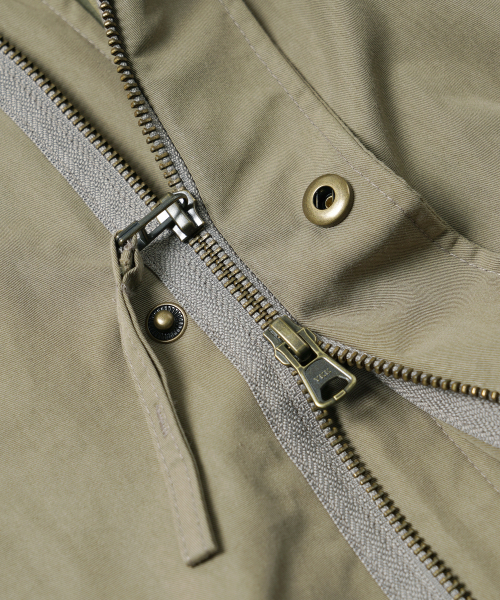 FRIZMWORKS(フリズムワークス)の「OSCAR FISHTAIL JACKET 003 _ KHAKI BEIGE(ミリタリージャケット・メンズ・その他・LARGE/X-LARGE/MEDIUM/SMALL)」の7枚目の写真