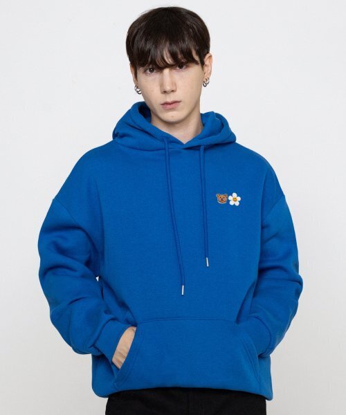 GRAVER（グレーバー）の「[UNISEX]スモールフラワーベアフェイス刺繍スマイルフードティー_コバルトブルー（パーカー・レディース・ブルー・SMALL/MEDIUM/LARGE/X-LARGE）」の3枚目の写真