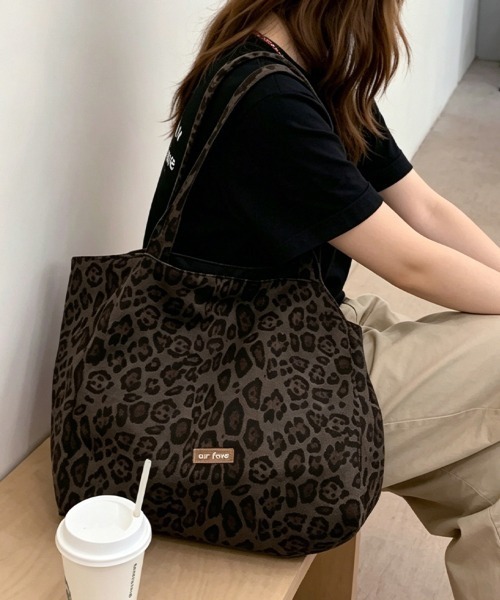 ReRe（リリ）の「レオパード×無地リバーシブルトートバッグ（トートバッグ・レディース・グレー/ピンク/ブラウン・FREE）」の10枚目の写真
