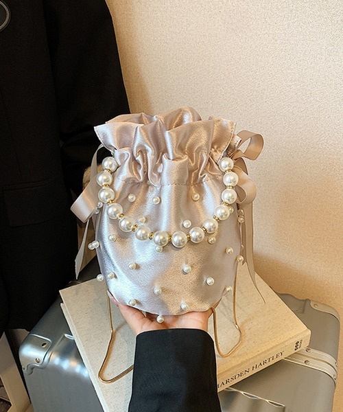 DRESS PLUS（ドレスプラス）の「パールハンドル付きパーティーバッグ（ハンドバッグ・レディース・グレー/ブラック/シャンパン・フリー）」の2枚目の写真