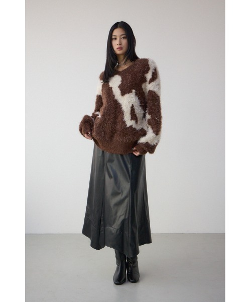 AZUL by moussy(アズールバイマウジー)の「【身長/骨格別着用画像あり】ニュアンスカウ柄Vネックニットトップス 秋服 冬服 牛柄 シャギー(ニット/セーター・レディース・グレー系その他/ベージュ系その他/ブラウン系その他・FREE)」の7枚目の写真
