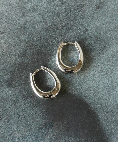 TOM WOOD(トムウッド)の「TOM WOOD / トムウッド Liz Hoop シルバー925 ピアス(ピアス(両耳用)・メンズ・シルバー・ONE SIZE)」の1枚目の写真