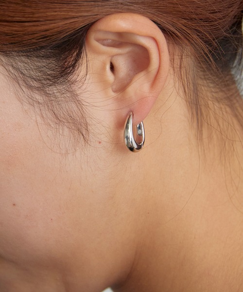 TOM WOOD(トムウッド)の「TOM WOOD / トムウッド Liz Hoop シルバー925 ピアス(ピアス(両耳用)・メンズ・シルバー・ONE SIZE)」の3枚目の写真