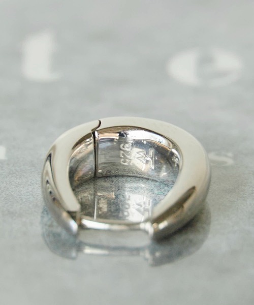 TOM WOOD(トムウッド)の「TOM WOOD / トムウッド Liz Hoop シルバー925 ピアス(ピアス(両耳用)・メンズ・シルバー・ONE SIZE)」の13枚目の写真