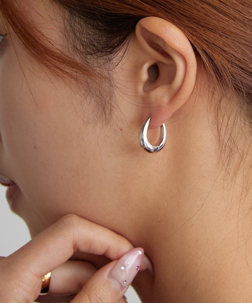 TOM WOOD(トムウッド)の「TOM WOOD / トムウッド Liz Hoop シルバー925 ピアス(ピアス(両耳用)・メンズ・シルバー・ONE SIZE)」の14枚目の写真