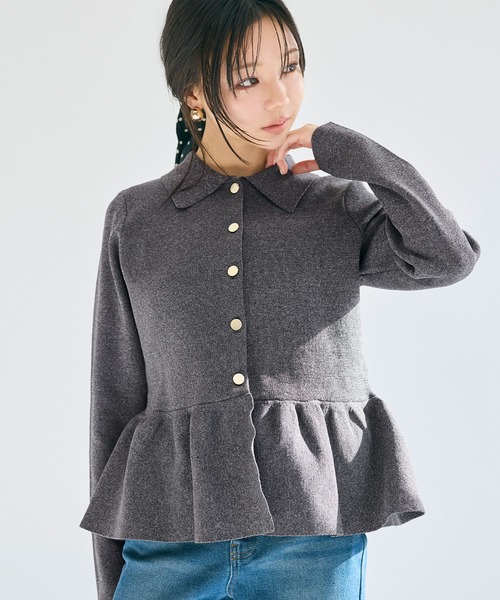 coca(coca)(コカ)の「金ボタンフレアニットトップス(ニット/セーター・レディース・グレー/ネイビー・L/M)」の1枚目の写真