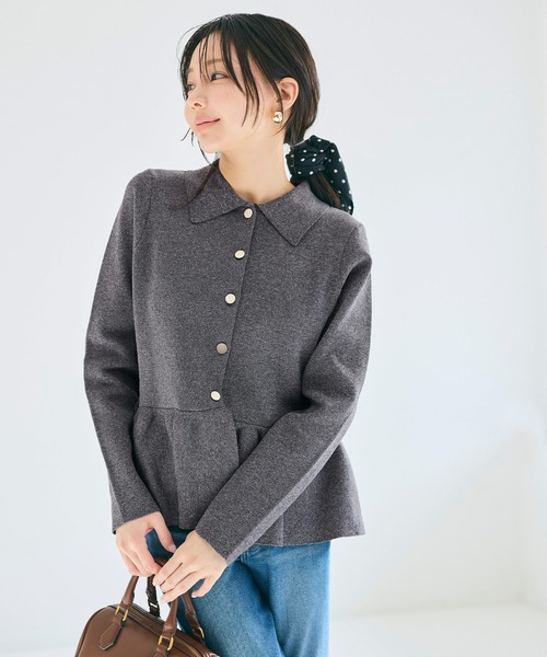 coca(coca)(コカ)の「金ボタンフレアニットトップス(ニット/セーター・レディース・グレー/ネイビー・L/M)」の8枚目の写真