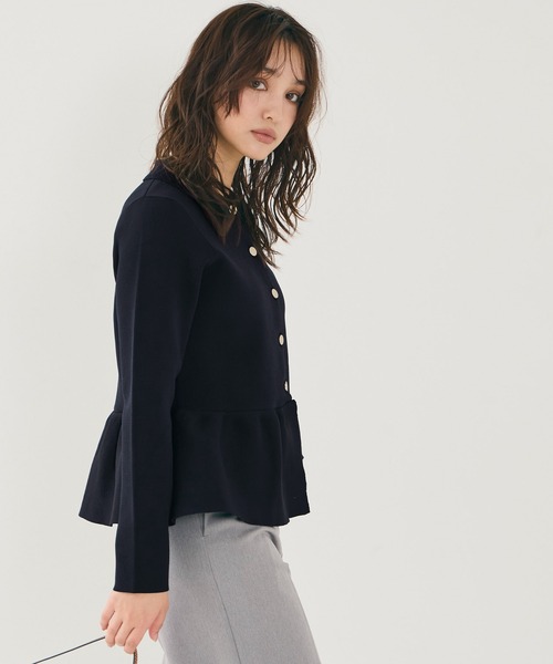 coca(coca)(コカ)の「金ボタンフレアニットトップス(ニット/セーター・レディース・グレー/ネイビー・L/M)」の10枚目の写真