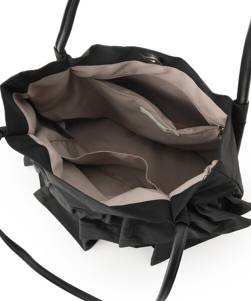 SHOO・LA・RUE(シューラルー)の「【撥水】つまみハンドルフリルトートバッグ(トートバッグ・レディース・グレー/ブラウン系/ブラック・00)」の17枚目の写真