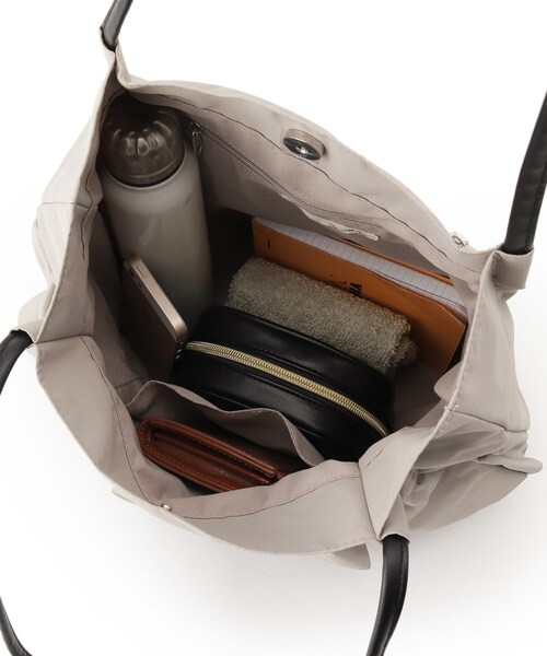 SHOO・LA・RUE(シューラルー)の「【撥水】つまみハンドルフリルトートバッグ(トートバッグ・レディース・グレー/ブラウン系/ブラック・00)」の19枚目の写真