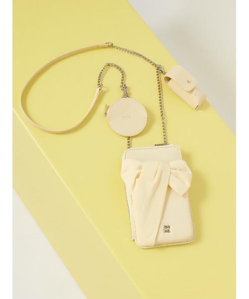 SNIDEL（スナイデル）の「【WEB限定カラーあり】パフィーリボンミニショルダー（ショルダーバッグ・レディース・ライトピンク/ブラック/ホワイト/イエロー・F）」の3枚目の写真
