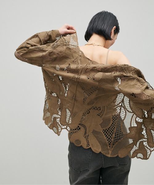 LARUTA(ラルータ)の「【LARUTA】フラワー刺繍レースブラウス(シャツ/ブラウス・レディース・ブラウン/ブラック/オフホワイト・FREE)」の7枚目の写真