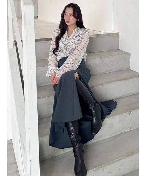 MERCURYDUO（マーキュリーデュオ）の「ダブルラッフルバイカラーパイピングブラウス（シャツ/ブラウス・レディース・ライトグレー/ブラック/アイボリー・FREE）」の17枚目の写真