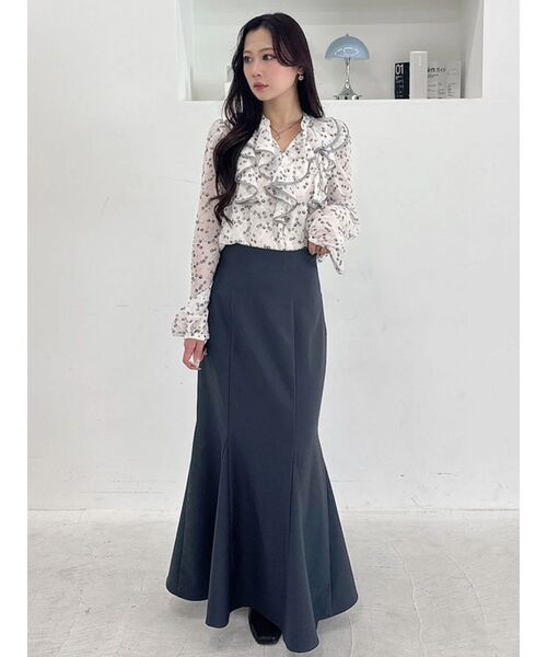 MERCURYDUO（マーキュリーデュオ）の「ダブルラッフルバイカラーパイピングブラウス（シャツ/ブラウス・レディース・ライトグレー/ブラック/アイボリー・FREE）」の19枚目の写真