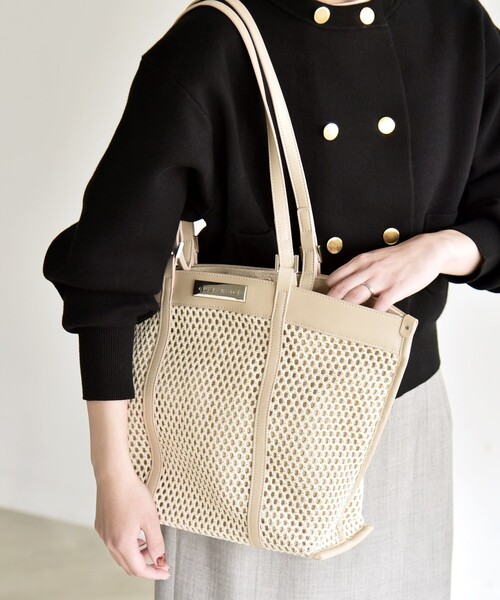 quaranciel(カランシエル)の「quaranciel: 2way ハンドル メッシュ トートバッグ(トートバッグ・レディース・ブラック/ナチュラル・ONE SIZE)」の4枚目の写真