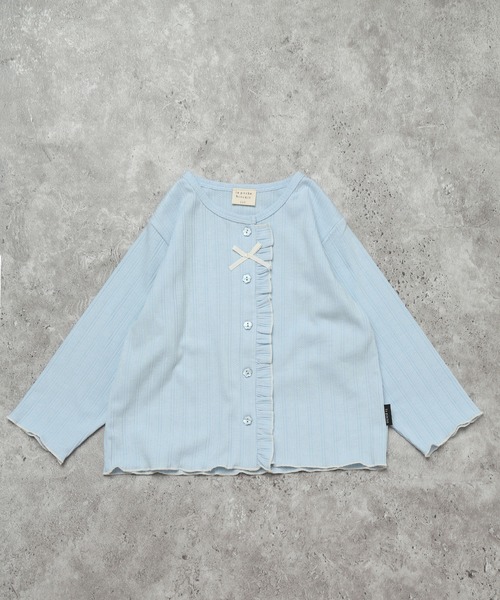 la poche biscuit（ラポシェビスキュイ）の「【UV・冷房対策/お花ボタン】リボン付き リブカーディガン（七分袖）（カーディガン/ボレロ・キッズ・オフホワイト/サックスブルー/ピンク・100/120/110/130/80/90/140）」の2枚目の写真