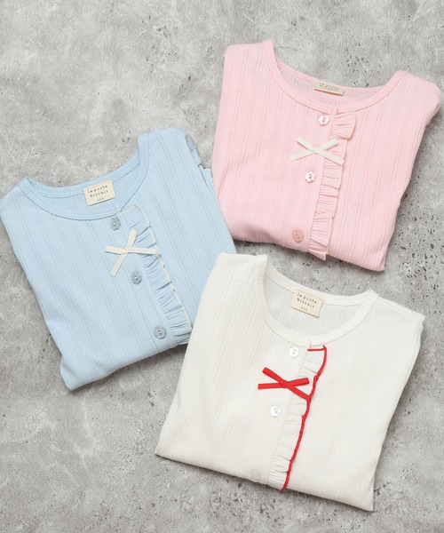 la poche biscuit（ラポシェビスキュイ）の「【UV・冷房対策/お花ボタン】リボン付き リブカーディガン（七分袖）（カーディガン/ボレロ・キッズ・オフホワイト/サックスブルー/ピンク・100/120/110/130/80/90/140）」の8枚目の写真