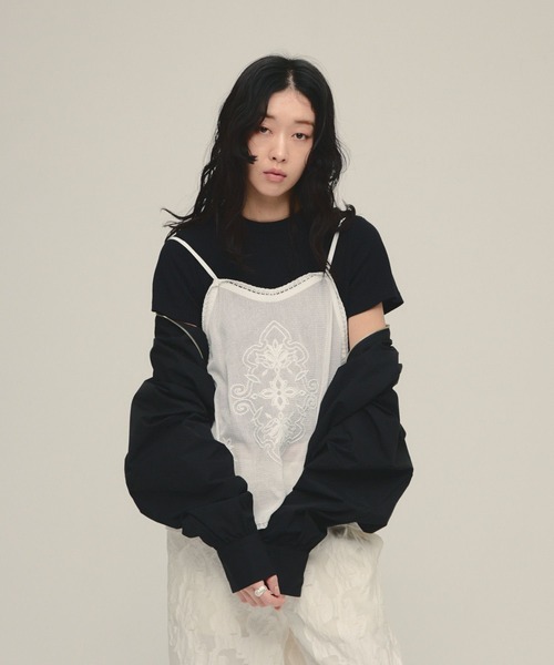 eL（エル）の「【eL】Mesh Lace Embroidery Cami/645575（キャミソール・レディース・オフホワイト/ブラック・FREE）」の3枚目の写真