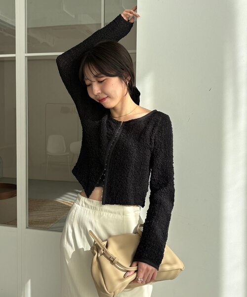 CAPRICIEUX LE'MAGE（カプリシューレマージュ）の「【mana企画】シャーリングホックブラウス（シャツ/ブラウス・レディース・ブラック/イエロー/ホワイト・FREE）」の2枚目の写真