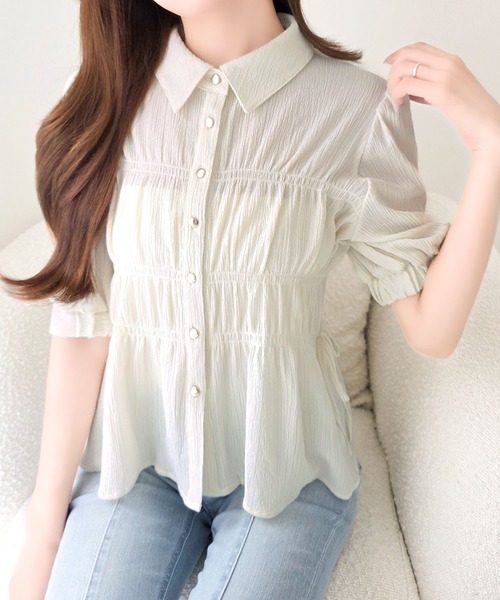mily bilet(ミウィビレット)の「【mily bilet】ふわっと着て、すっと細見え。リンクル素材サイドリボン使いビスチェ風シャーリング切替ブラウス(半袖)(シャツ/ブラウス・レディース・サックスブルー/アイボリー/チャコール・SMALL/MEDIUM/LARGE/X-LARGE)」の16枚目の写真
