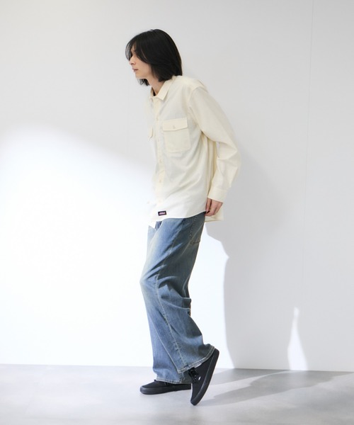 Mac-House(マックハウス)の「GENUINE Dickies コットンシャンブレー ダブルポケット 長袖ワークシャツ(シャツ/ブラウス・メンズ・オフホワイト/ブルー/ブラック・M/L/XL)」の16枚目の写真